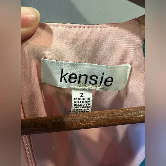 Kensie Women’s Floral Pink V-Neck Midi Dress with Green Leaf Print- size 2 - Picture 4 of 5